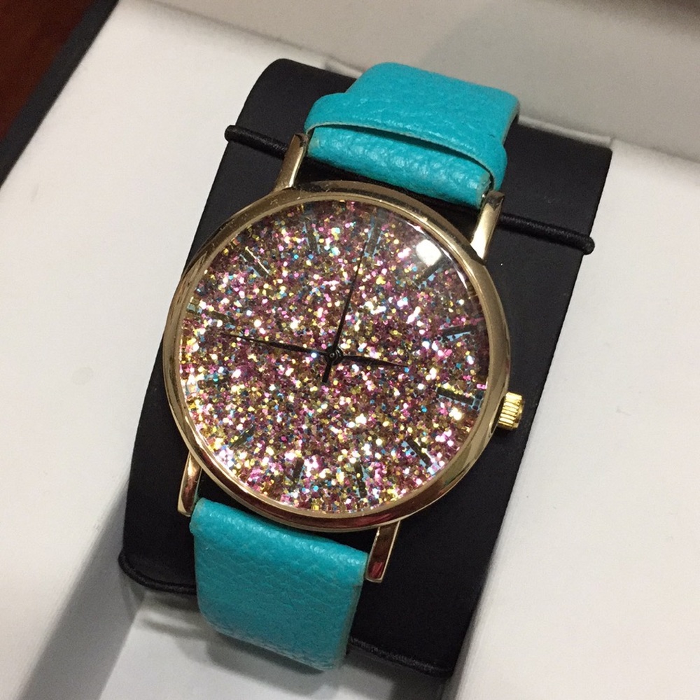 Women’s watch, very cute, brand new without tags